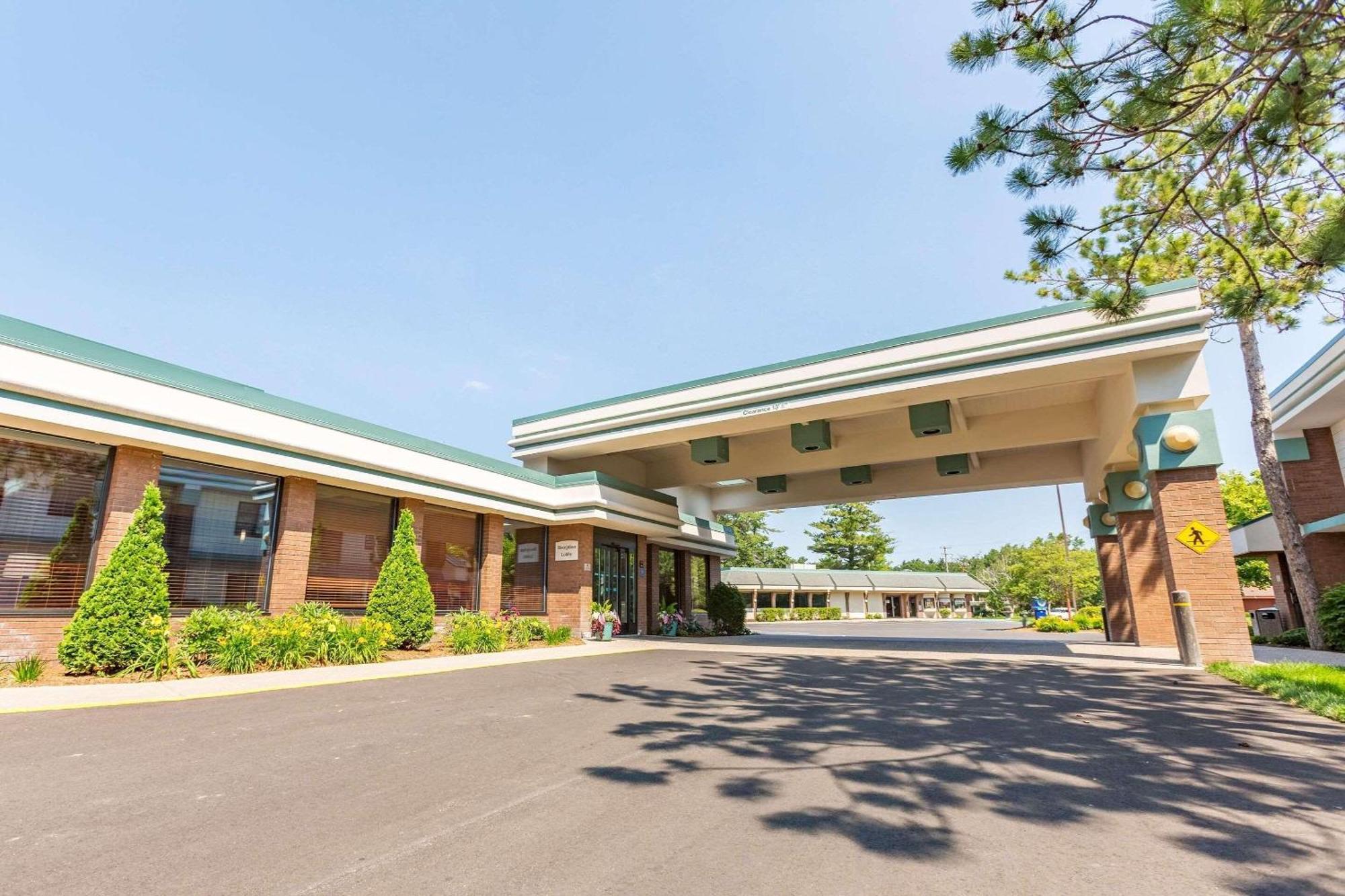 Country Inn & Suites By Radisson, Traverse City, Mi Exterior foto
