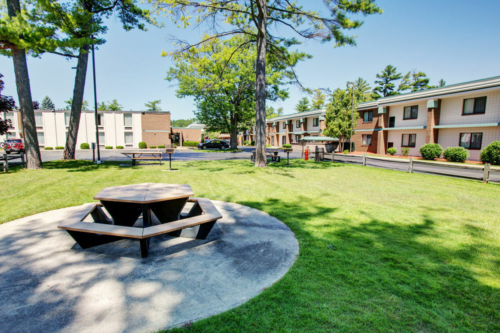 Country Inn & Suites By Radisson, Traverse City, Mi Exterior foto